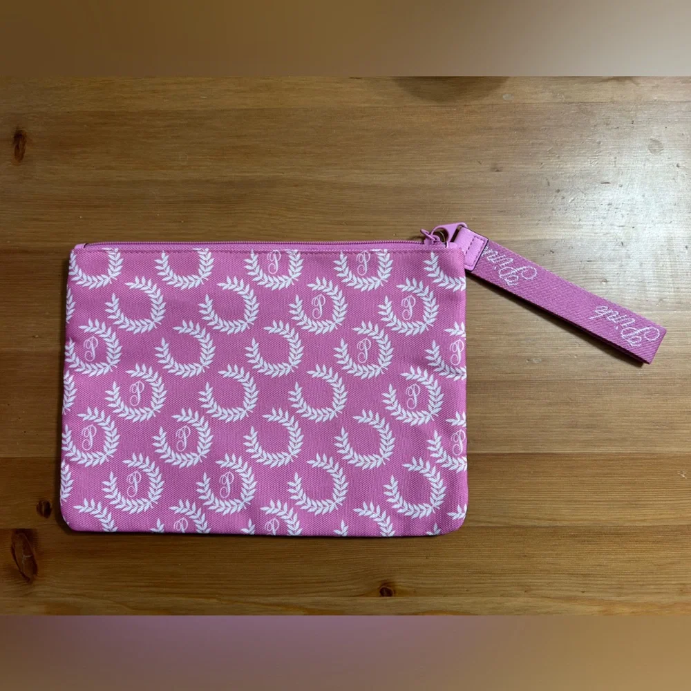 PINK by Victoria’s Secret cosmetics/ lingerie zipper pouch